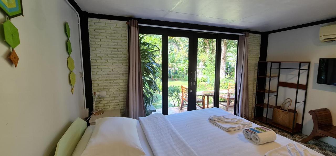 Wave-F Hotell Ko Kut Exteriör bild