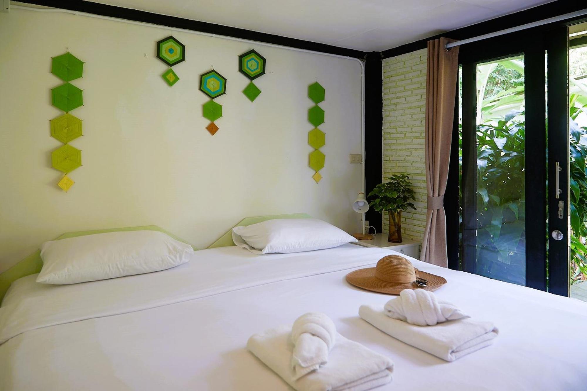 Wave-F Hotell Ko Kut Exteriör bild