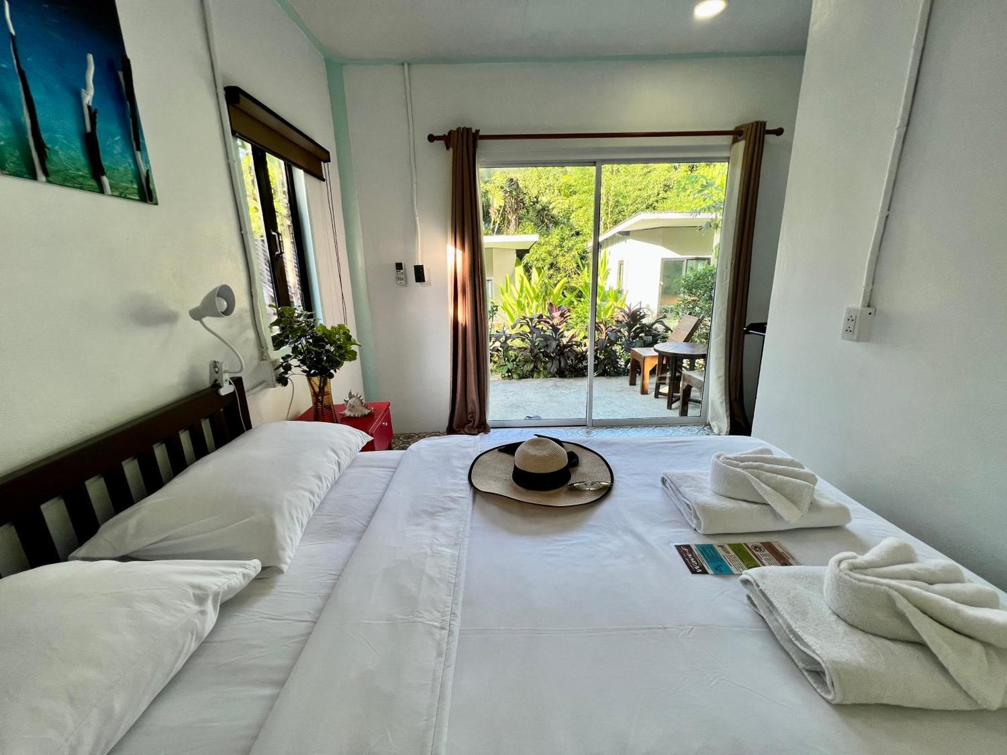 Wave-F Hotell Ko Kut Exteriör bild